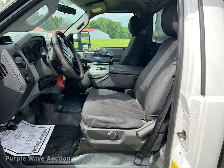 image for item JM9267 2012 Ford F550 XL  dump truck