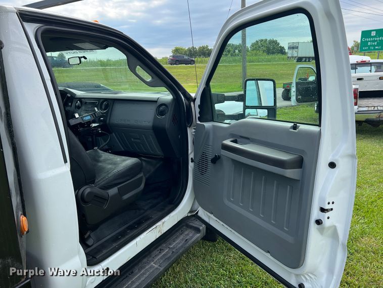 image for item JM9267 2012 Ford F550 XL  dump truck