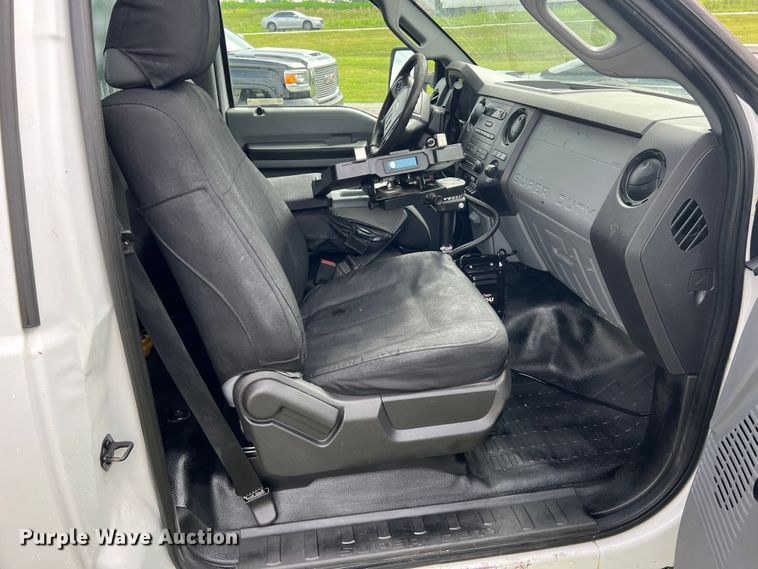 image for item JM9267 2012 Ford F550 XL  dump truck