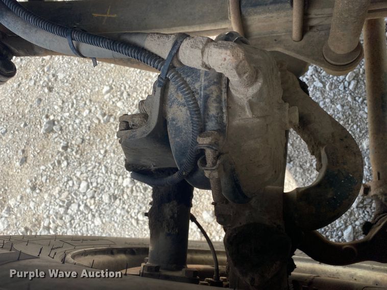 image for item JU9295 2003 GMC C7500  flatbed truck