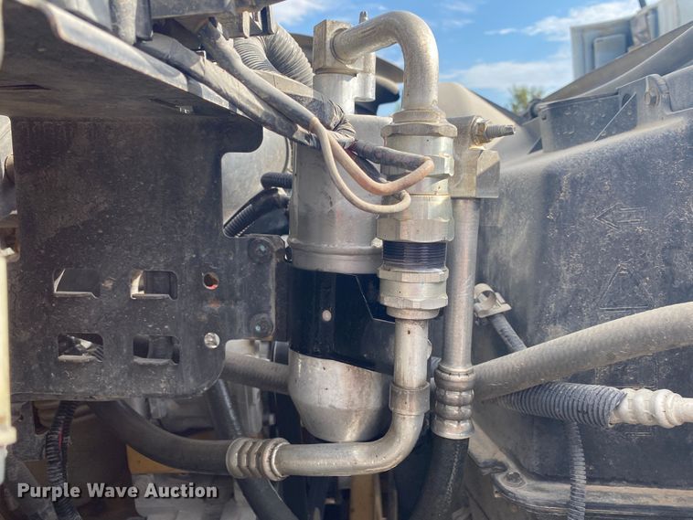 image for item JU9295 2003 GMC C7500  flatbed truck