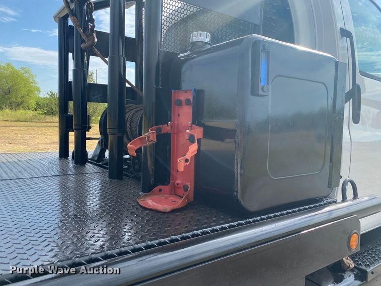 image for item JU9295 2003 GMC C7500  flatbed truck