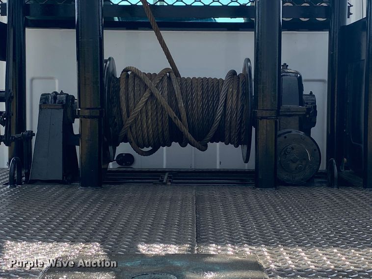 image for item JU9295 2003 GMC C7500  flatbed truck