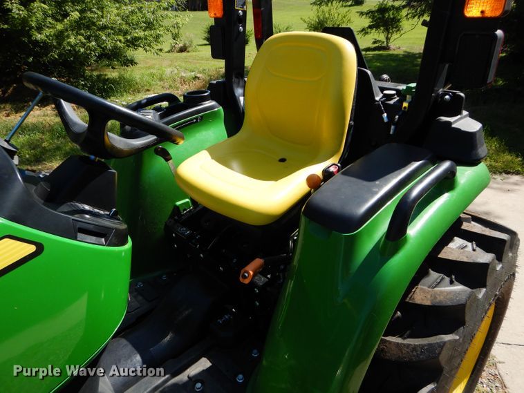 image for item JX9129 2019 John Deere 3025E  MFWD tractor