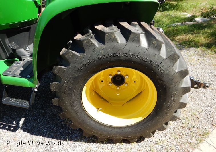image for item JX9129 2019 John Deere 3025E  MFWD tractor