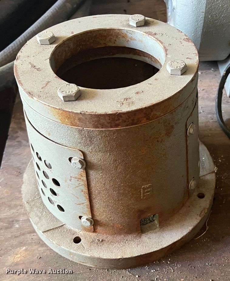 image for item JX9262 Toolbox and pump