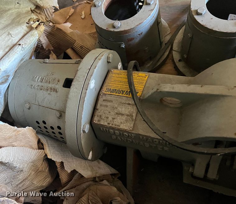 image for item JX9262 Toolbox and pump