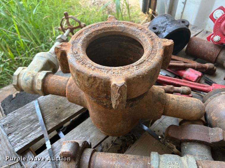 image for item JX9265 Pipe valves