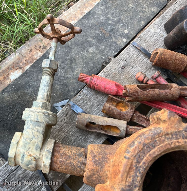 image for item JX9265 Pipe valves