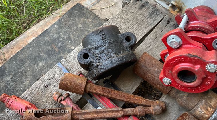 image for item JX9265 Pipe valves