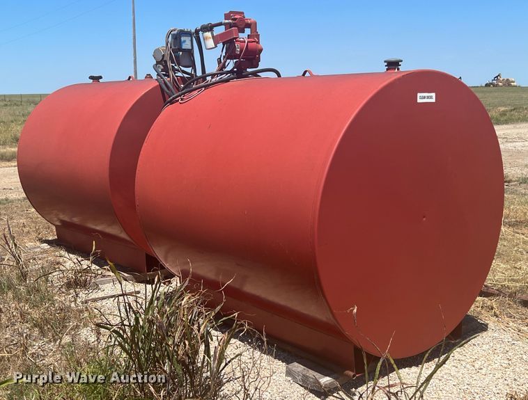 image for item JX9311 (2) fuel tanks