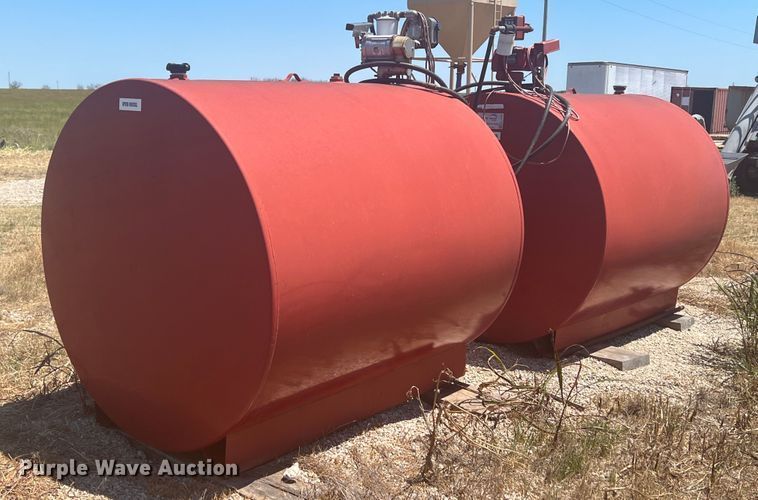 image for item JX9311 (2) fuel tanks