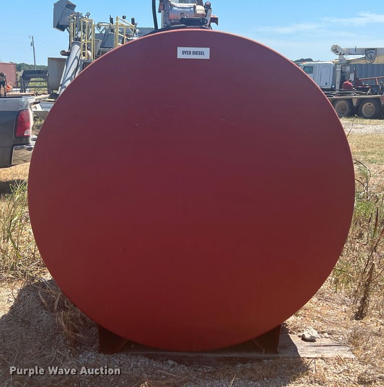 image for item JX9311 (2) fuel tanks