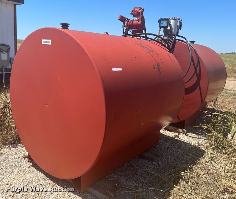 image for item JX9311 (2) fuel tanks