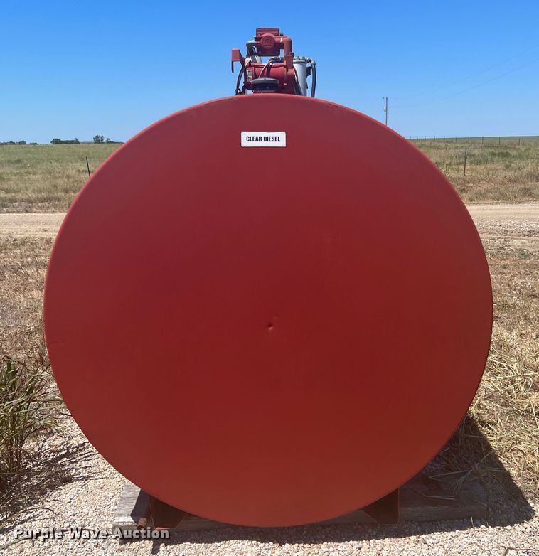 image for item JX9311 (2) fuel tanks