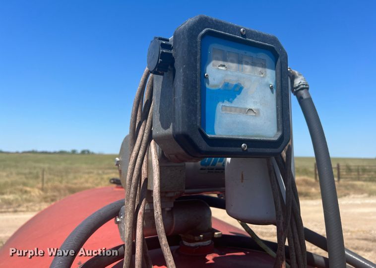 image for item JX9311 (2) fuel tanks