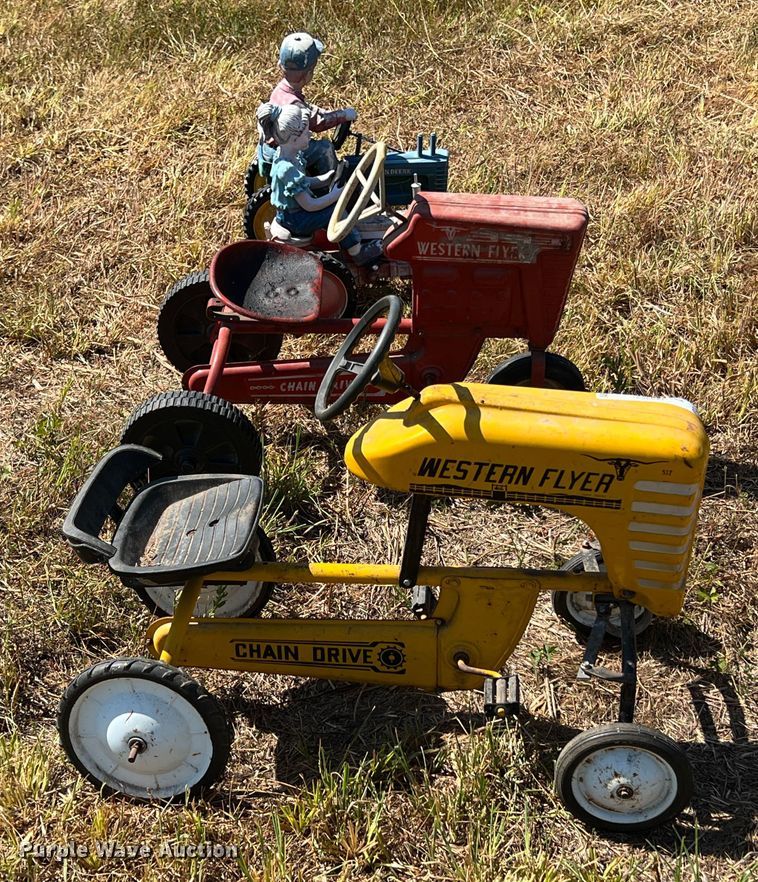 image for item JX9352 Pedal tractors