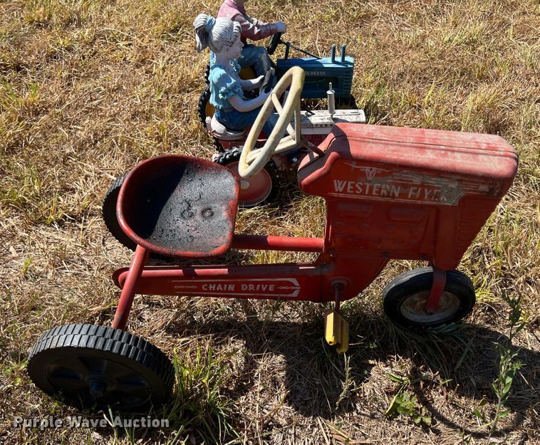 image for item JX9352 Pedal tractors