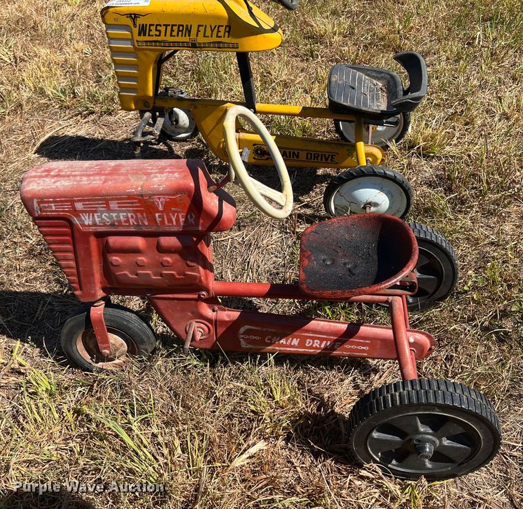 image for item JX9352 Pedal tractors