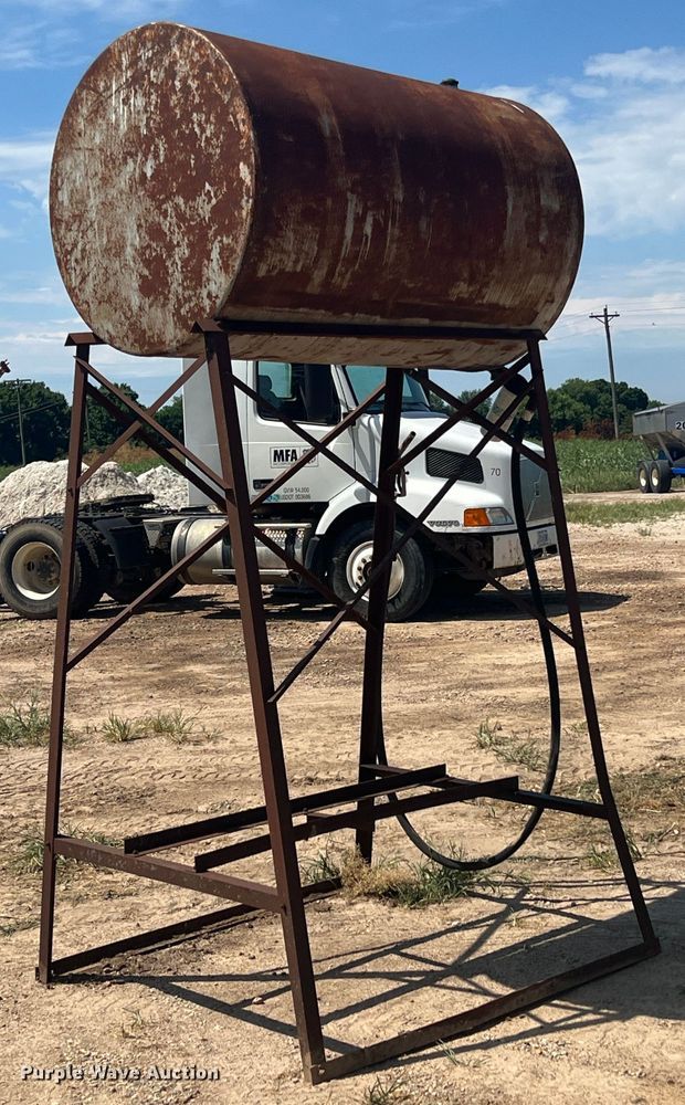 image for item JX9362 Fuel tank