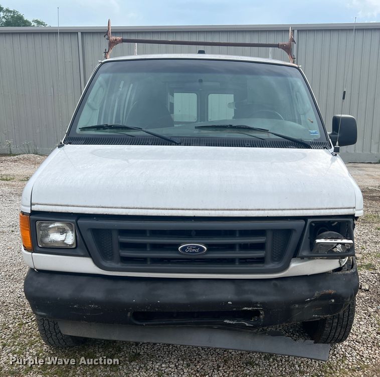image for item KC9944 2004 Ford E250  van