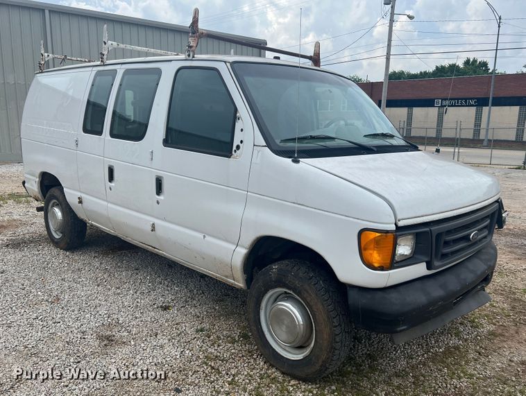 image for item KC9944 2004 Ford E250  van