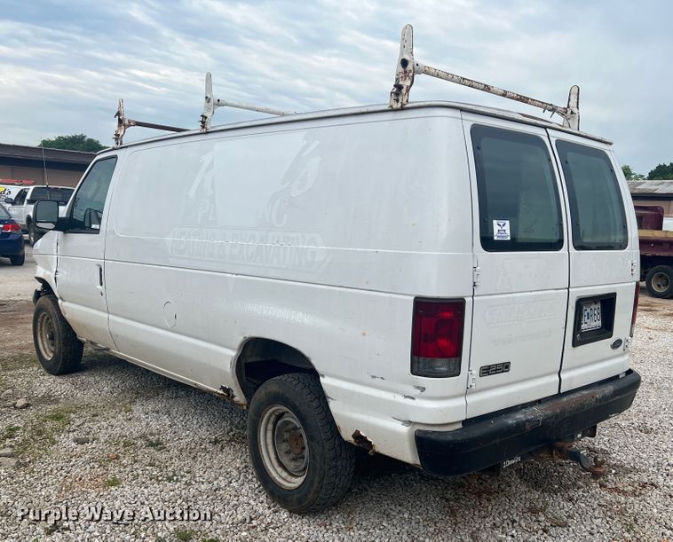 image for item KC9944 2004 Ford E250  van