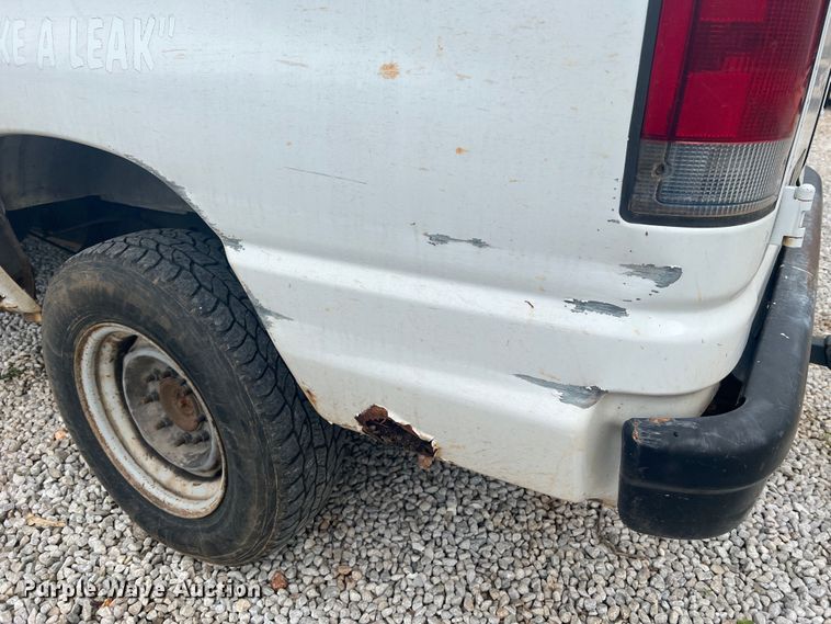 image for item KC9944 2004 Ford E250  van