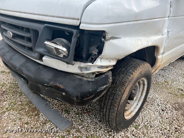 image for item KC9944 2004 Ford E250  van