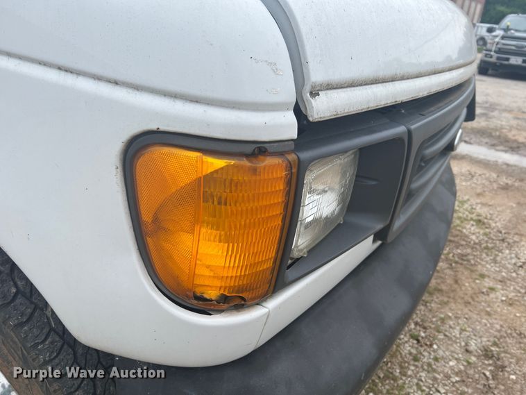 image for item KC9944 2004 Ford E250  van