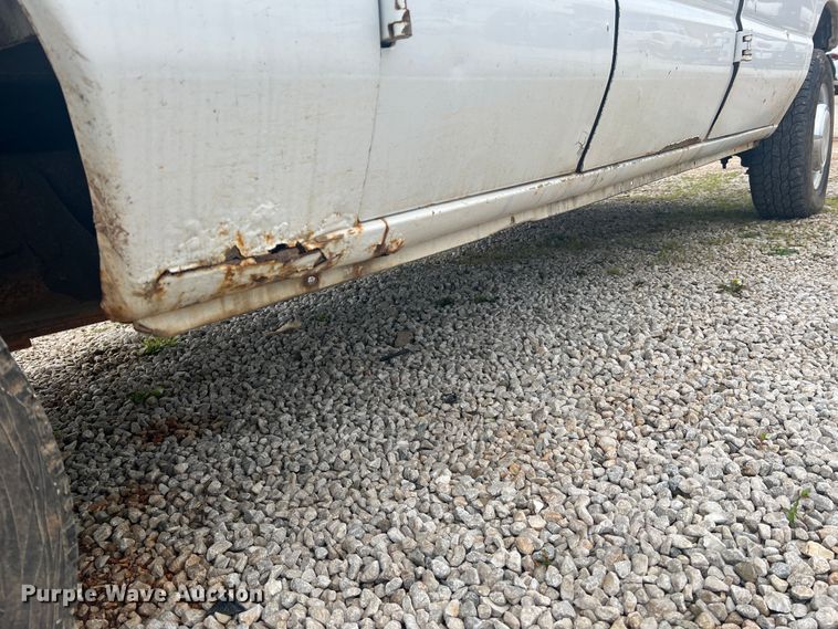 image for item KC9944 2004 Ford E250  van