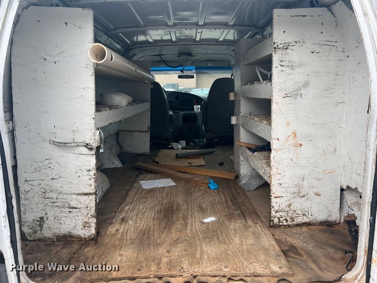 image for item KC9944 2004 Ford E250  van