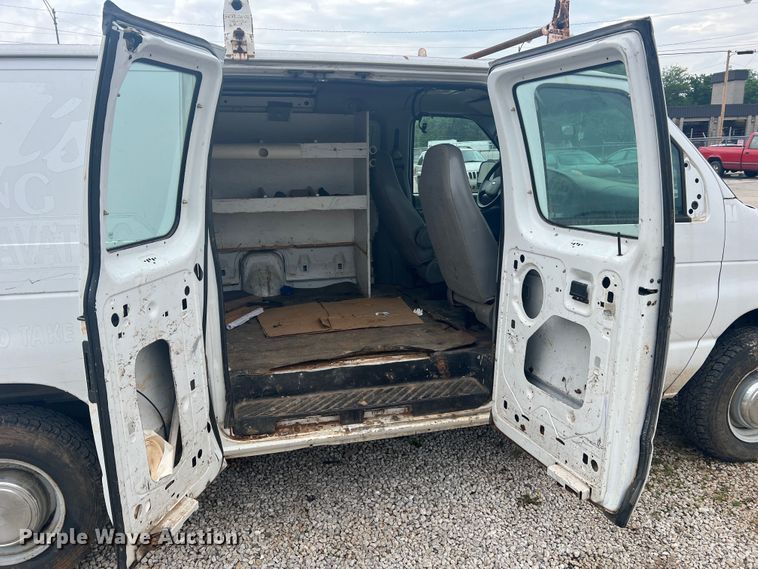 image for item KC9944 2004 Ford E250  van