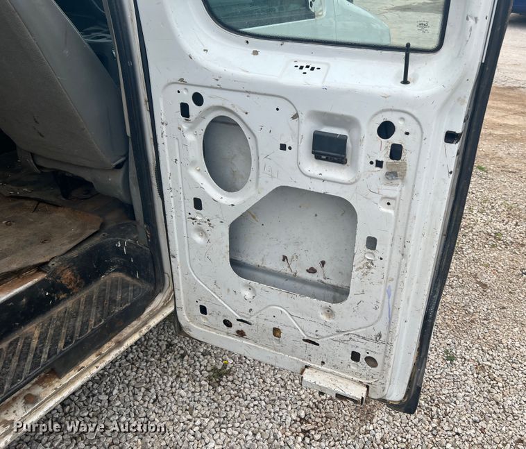 image for item KC9944 2004 Ford E250  van