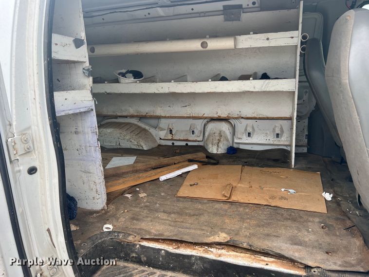 image for item KC9944 2004 Ford E250  van