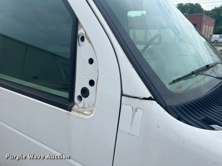 image for item KC9944 2004 Ford E250  van