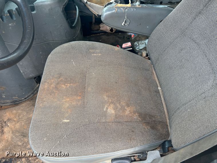 image for item KC9944 2004 Ford E250  van