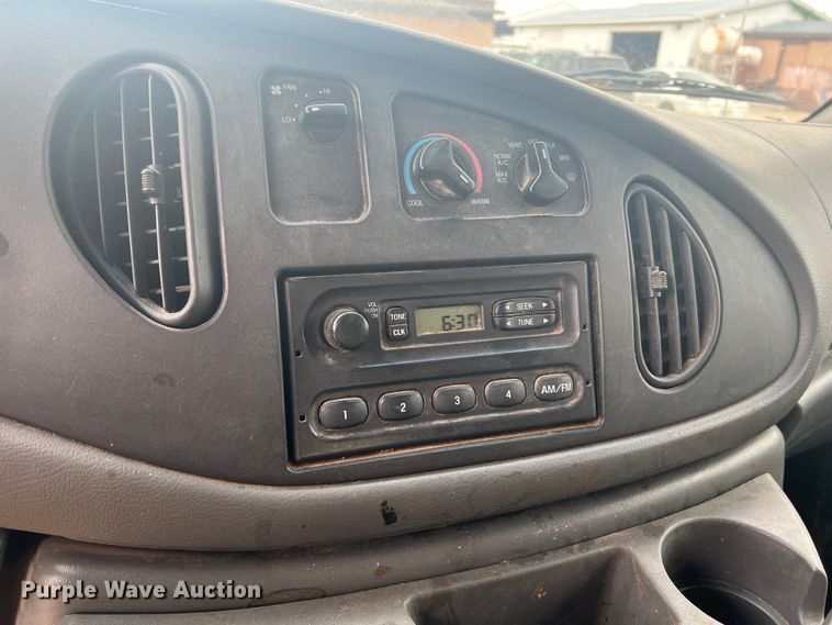 image for item KC9944 2004 Ford E250  van