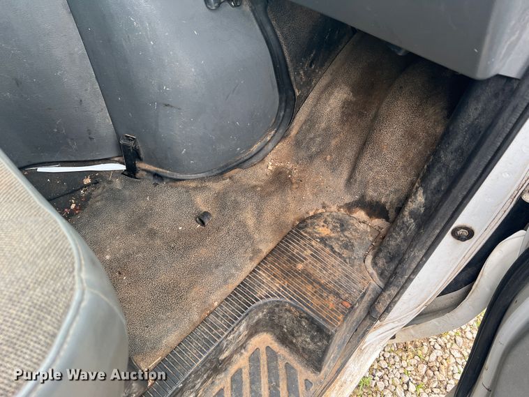 image for item KC9944 2004 Ford E250  van