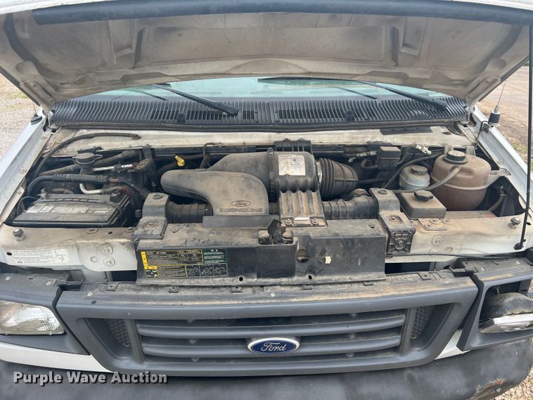 image for item KC9944 2004 Ford E250  van