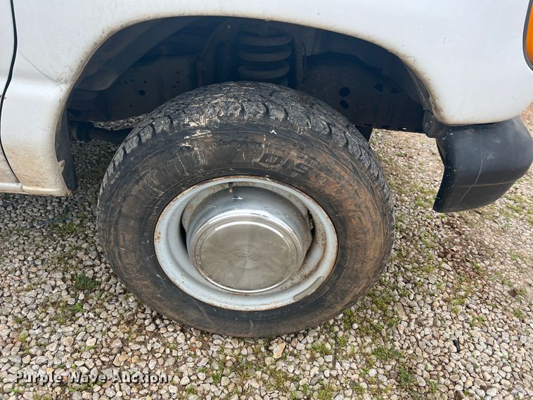 image for item KC9944 2004 Ford E250  van