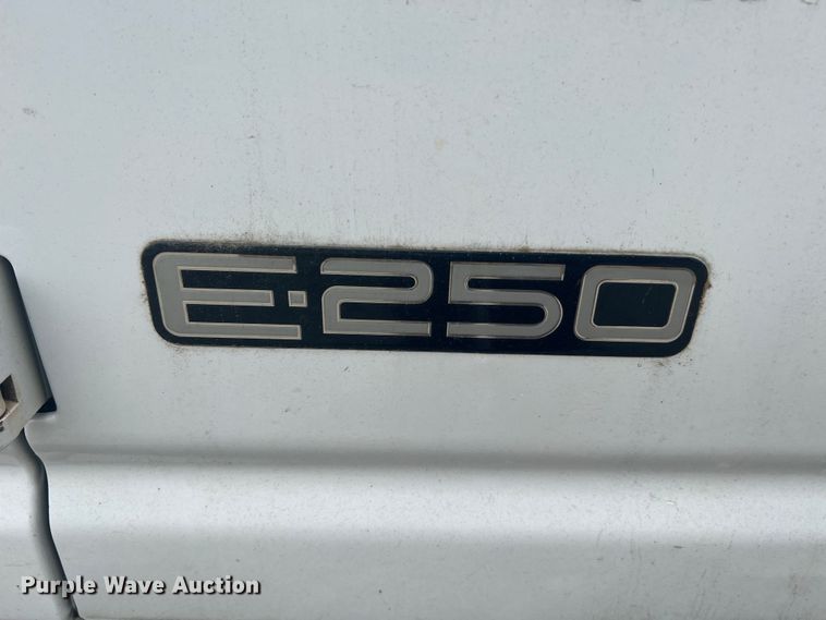 image for item KC9944 2004 Ford E250  van