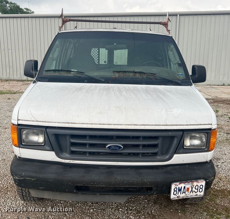 image for item KC9945 2003 Ford E250  van