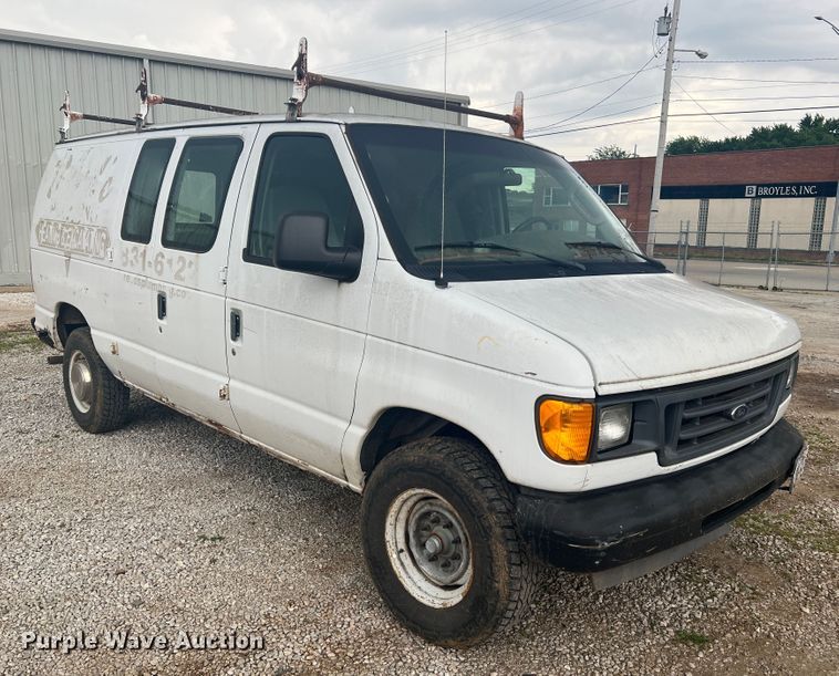 image for item KC9945 2003 Ford E250  van