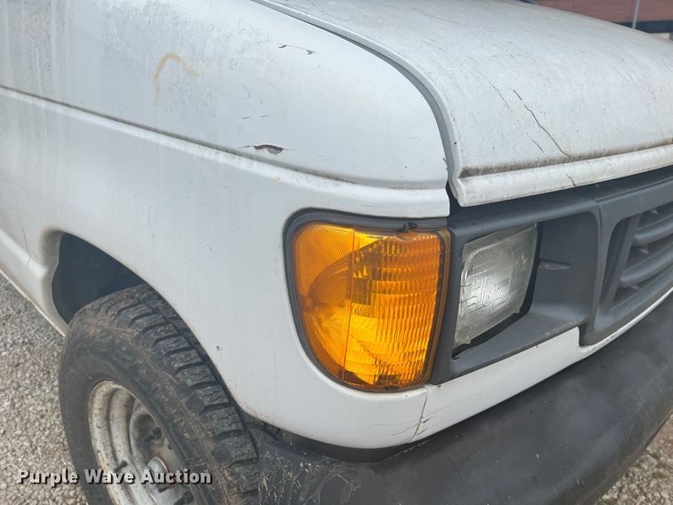 image for item KC9945 2003 Ford E250  van