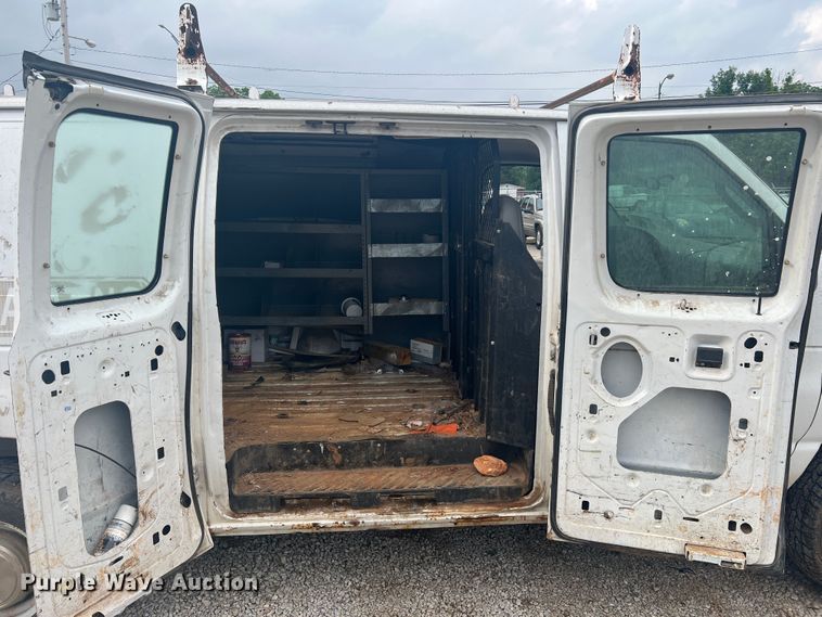 image for item KC9945 2003 Ford E250  van