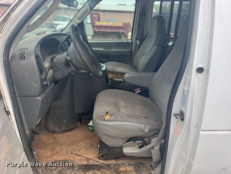 image for item KC9945 2003 Ford E250  van