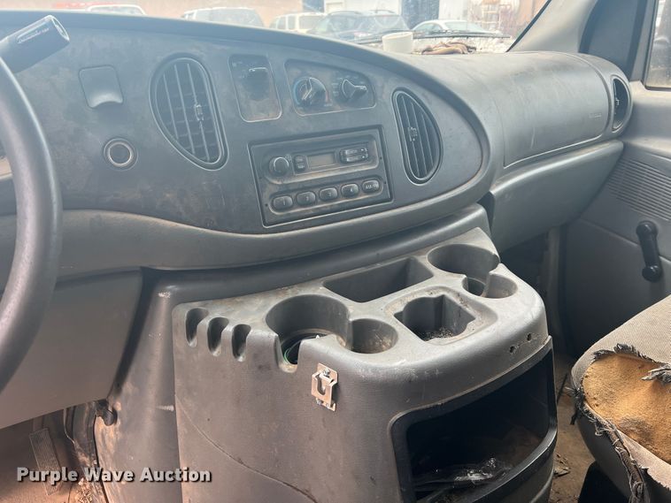 image for item KC9945 2003 Ford E250  van