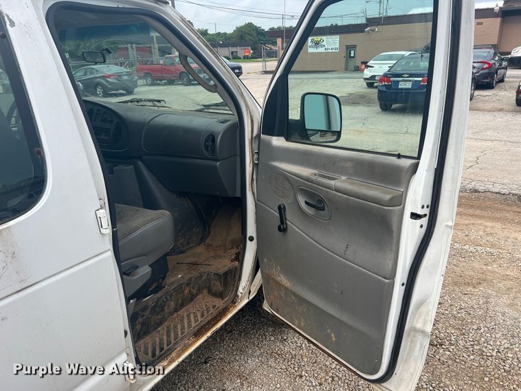 image for item KC9945 2003 Ford E250  van