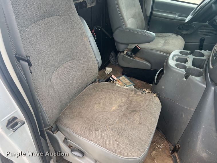 image for item KC9945 2003 Ford E250  van